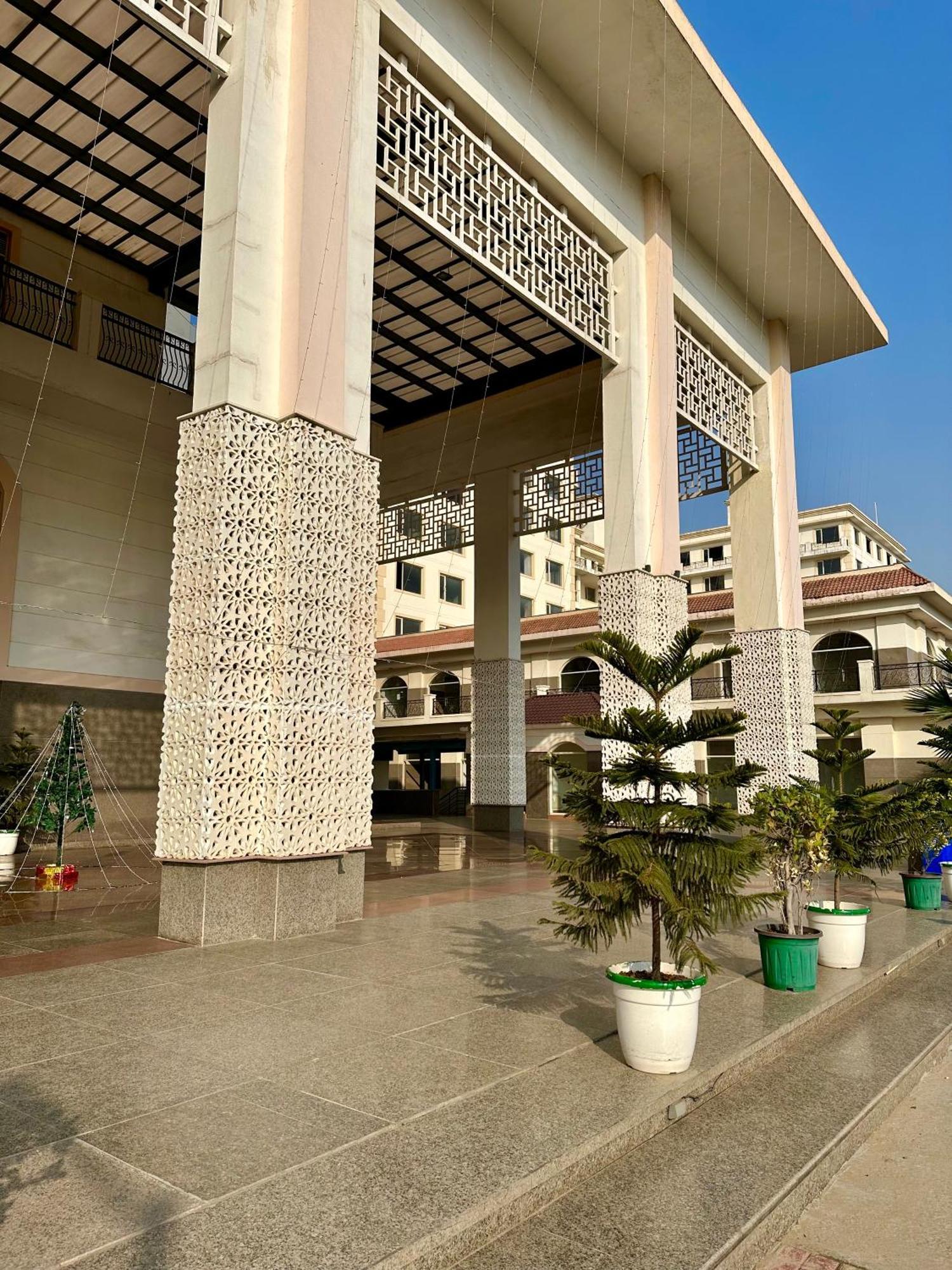 Flamingo Hotel Sector 67 I Studio Rooms I Gurgaon Dış mekan fotoğraf